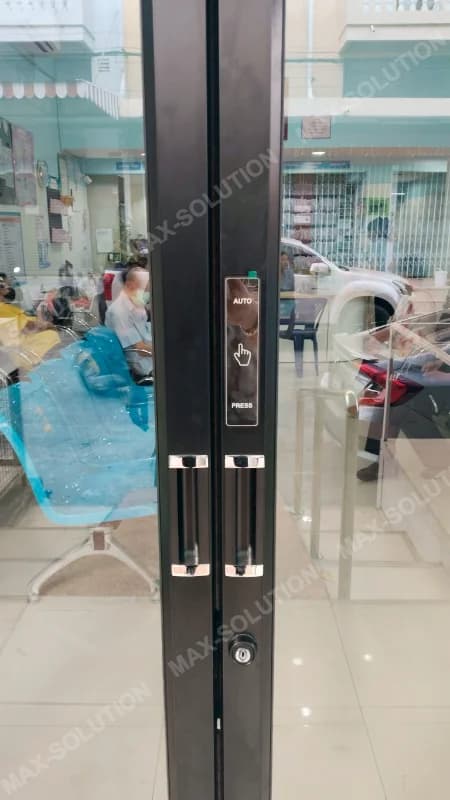 ผลงานติดตั้ง ประตูอัตโนมัติ EZY คลินิกเวชกรรมใกล้บ้านใกล้ใจ สาขา4 กรุงเทพฯ | MAX-SOLUTION (รูปที่ 3)