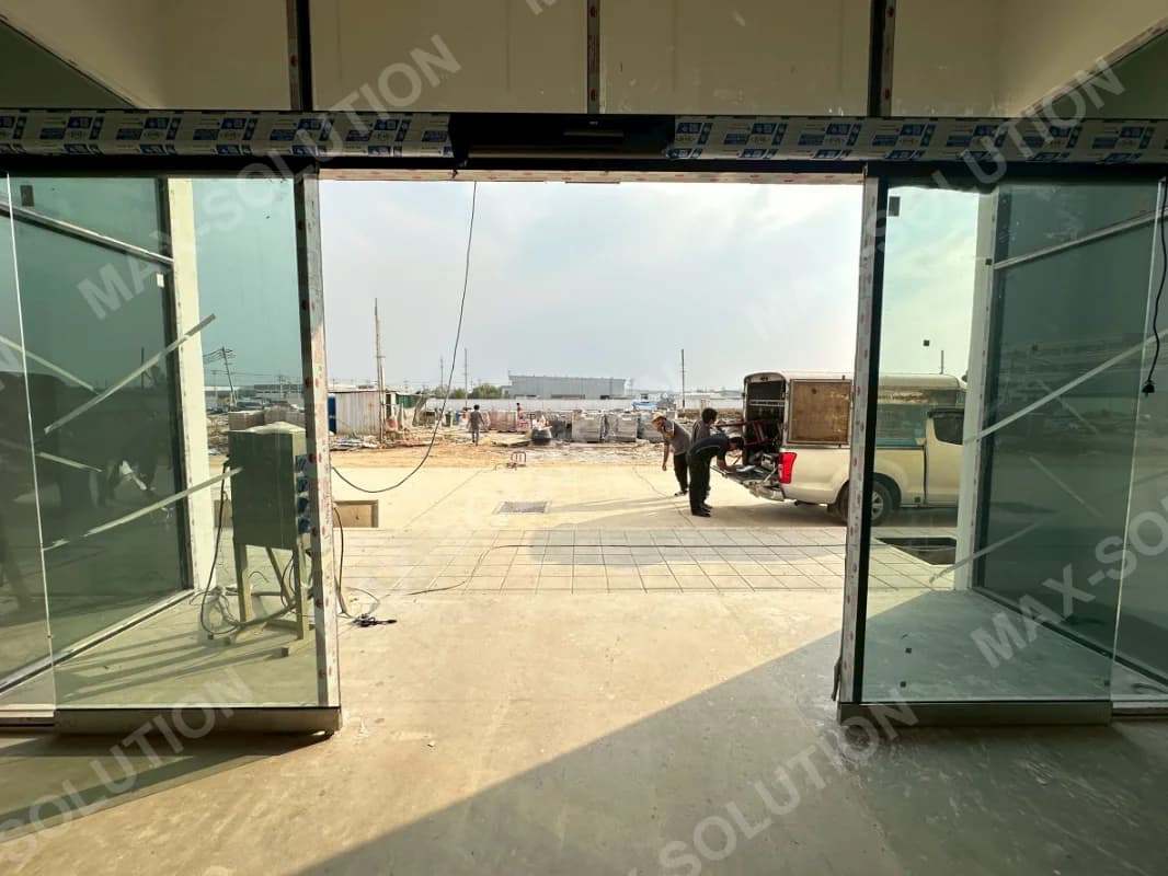 ผลงานติดตั้ง ประตูสไลด์อัตโนมัติ DORMAKABA บจก.ไอซี่ วิลล์ ชลบุรี | MAX-SOLUTION (รูปที่ 2)